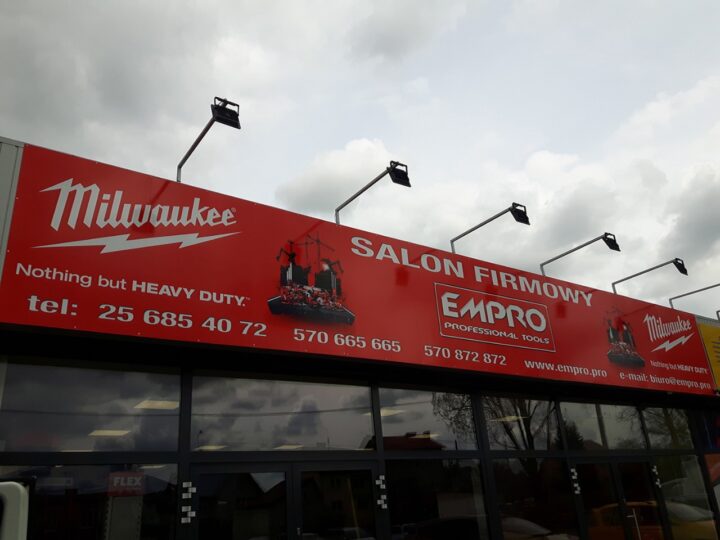 Szyld dla salonu firmowego Milwaukee EMPRO