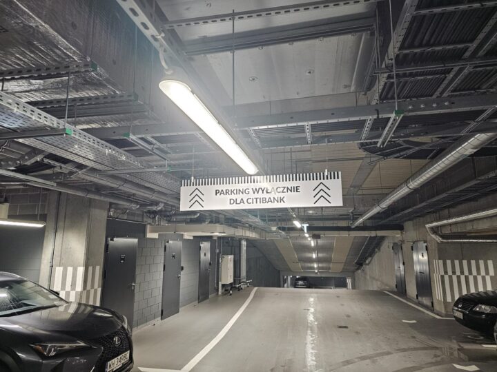 Szyldy, tablice i oznakowanie lokalu – realizacja 15
