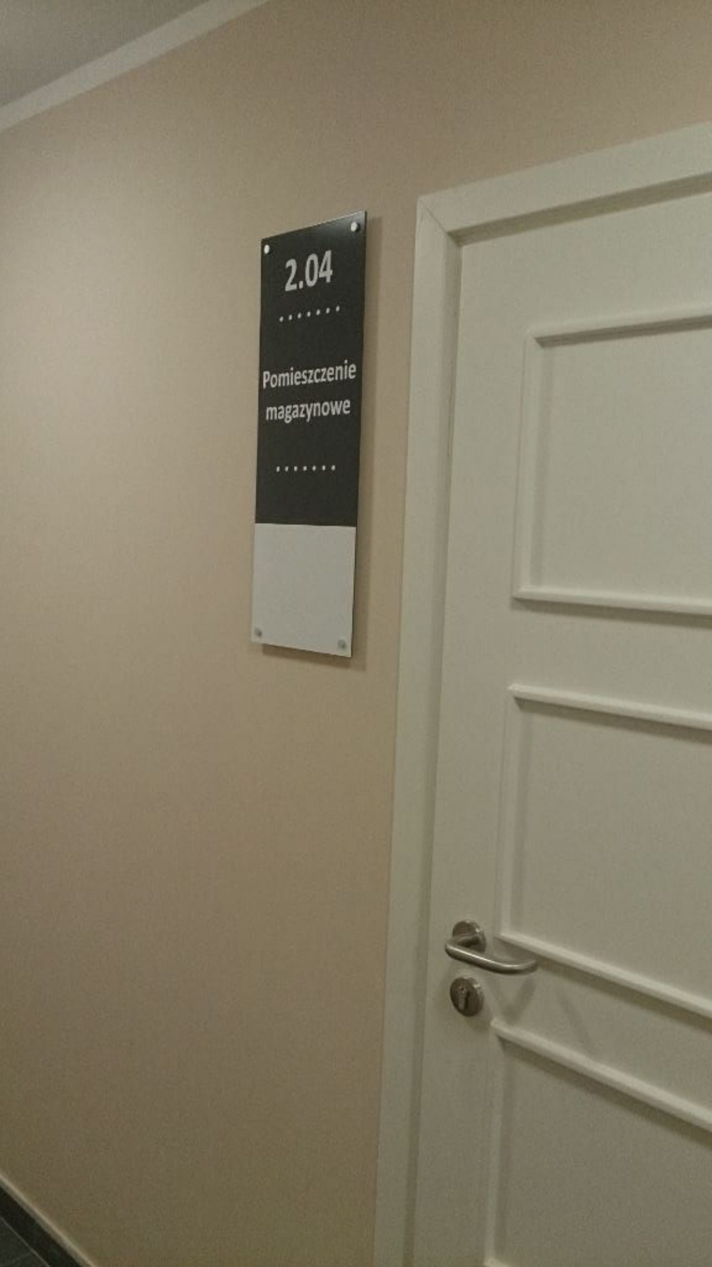 Szyldy, tablice i oznakowanie lokalu - przykład realizacji 5